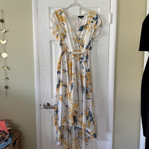 French Countryside White and Yellow Floral Print High-Low Dress - size M - Picture 2 of 7